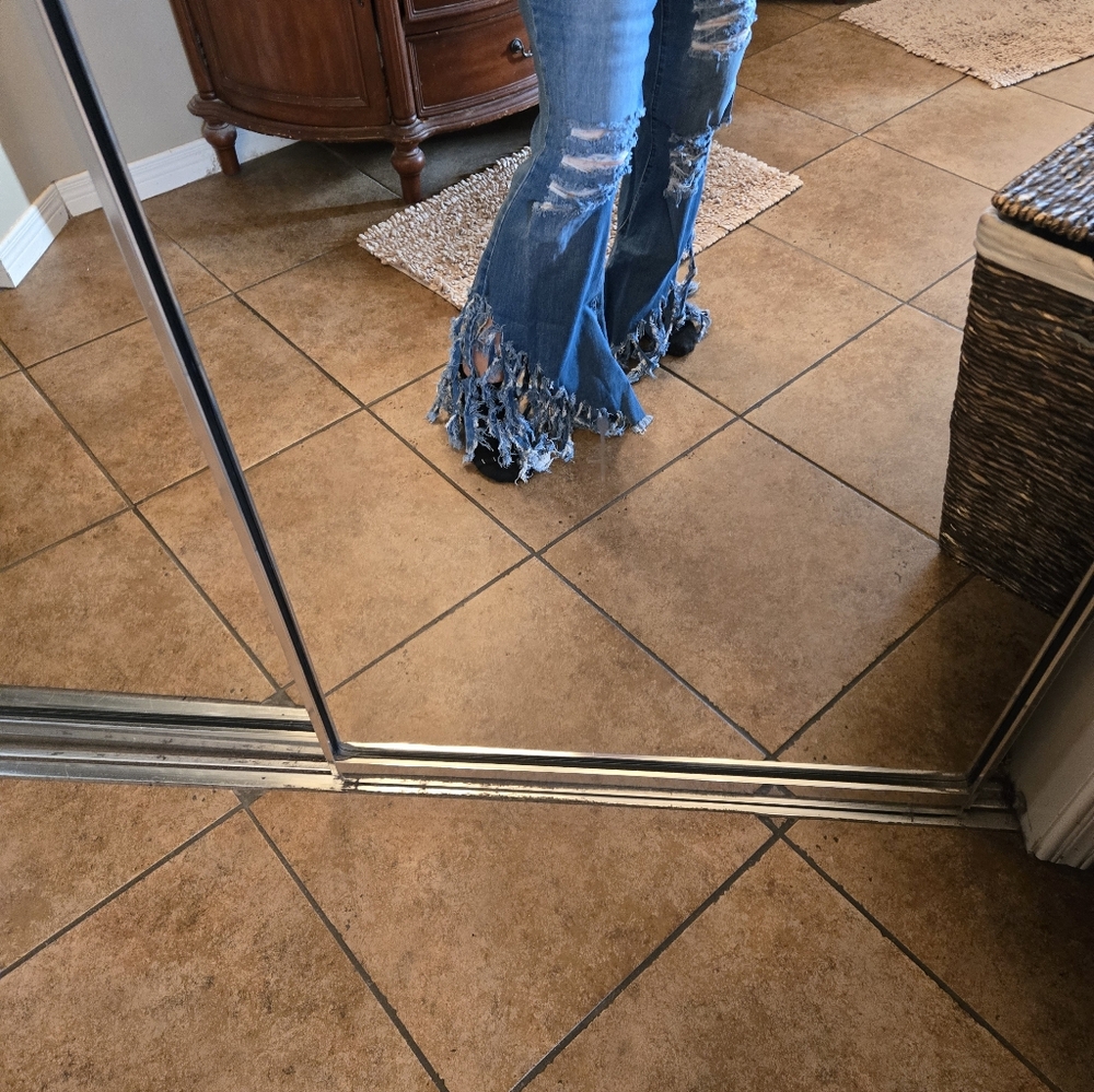 Distressed Blue Flare Jeans with Fringe By Rue Size 14 NWT - Picture 10 of 11
